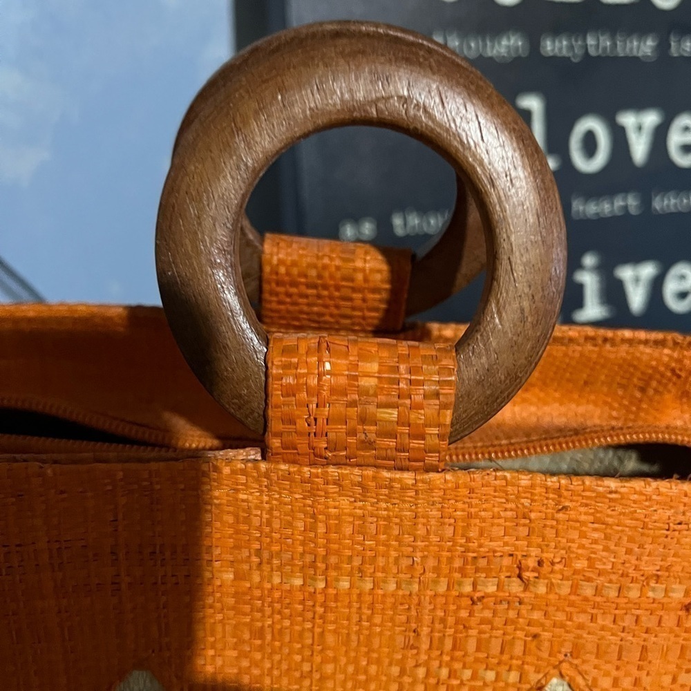 🩷Free🩷Vintage boho handbag,orange,wood handles - Picture 8 of 11